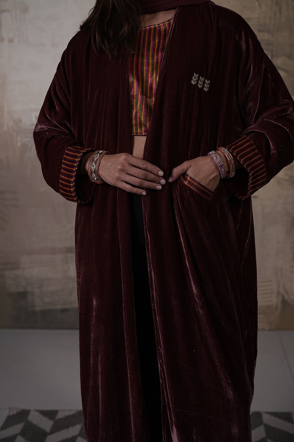 ANUM - FB ABAYA - SR BY SONALI RAMAN - MIRA Y MANO