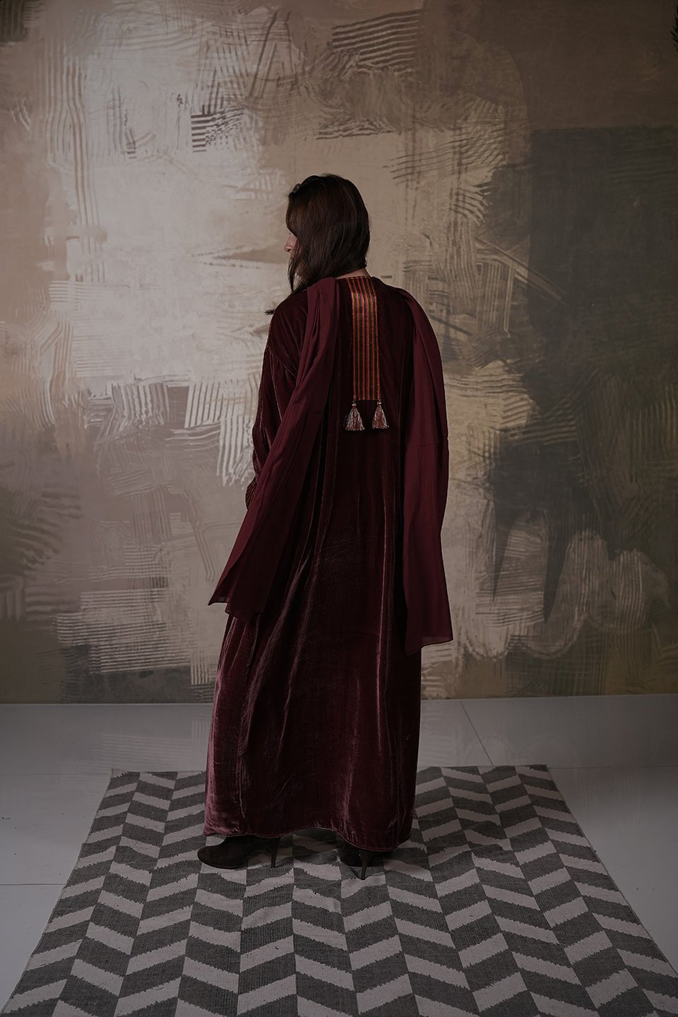 ANUM - FB ABAYA - SR BY SONALI RAMAN - MIRA Y MANO