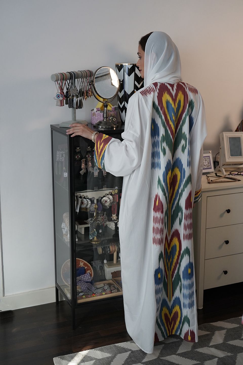 AYRA IVORY ABAYA - SR BY SONALI RAMAN - MIRA Y MANO