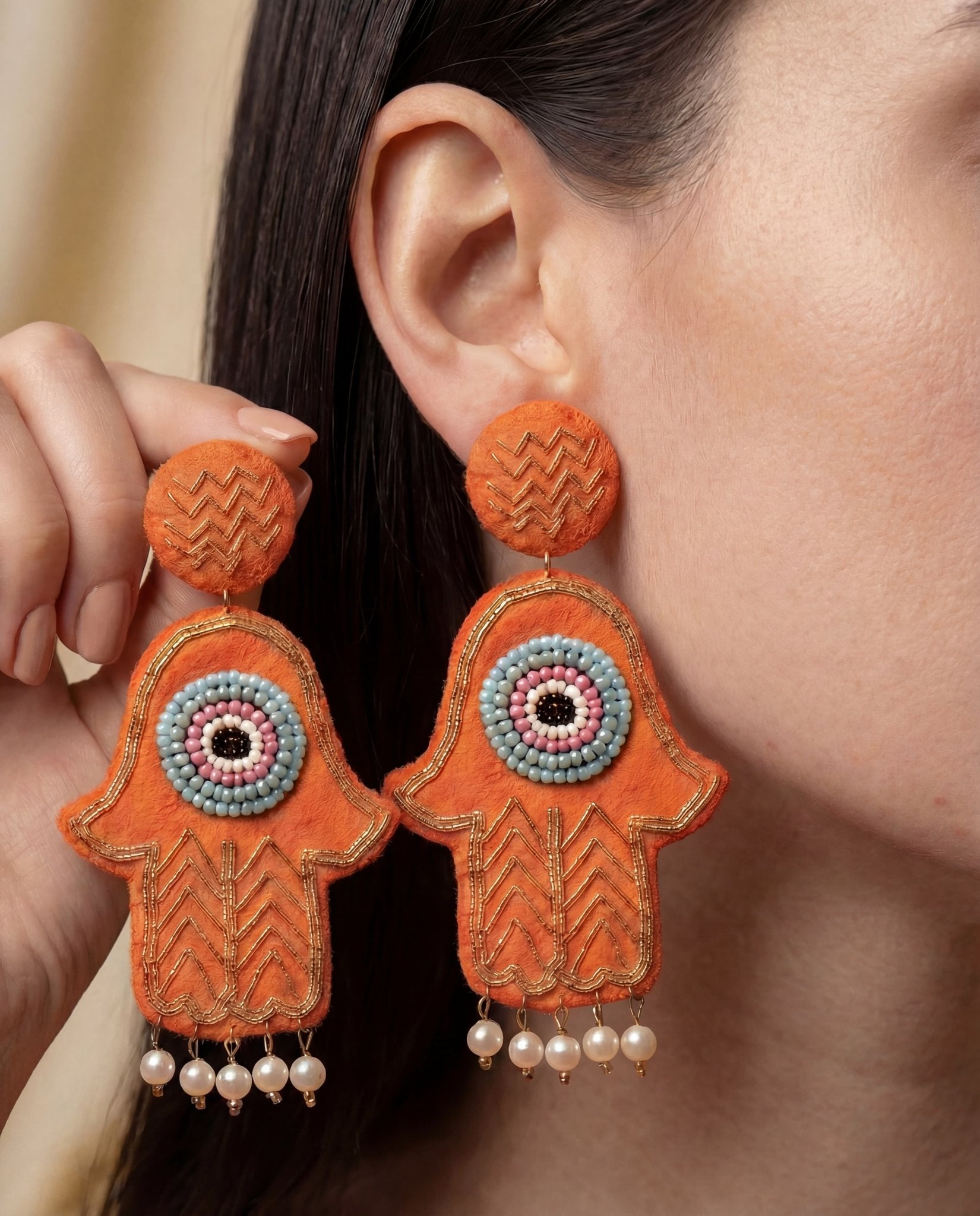 HAMSA 2 ORANGE EARRING - SR BY SONALI RAMAN - MIRA Y MANO