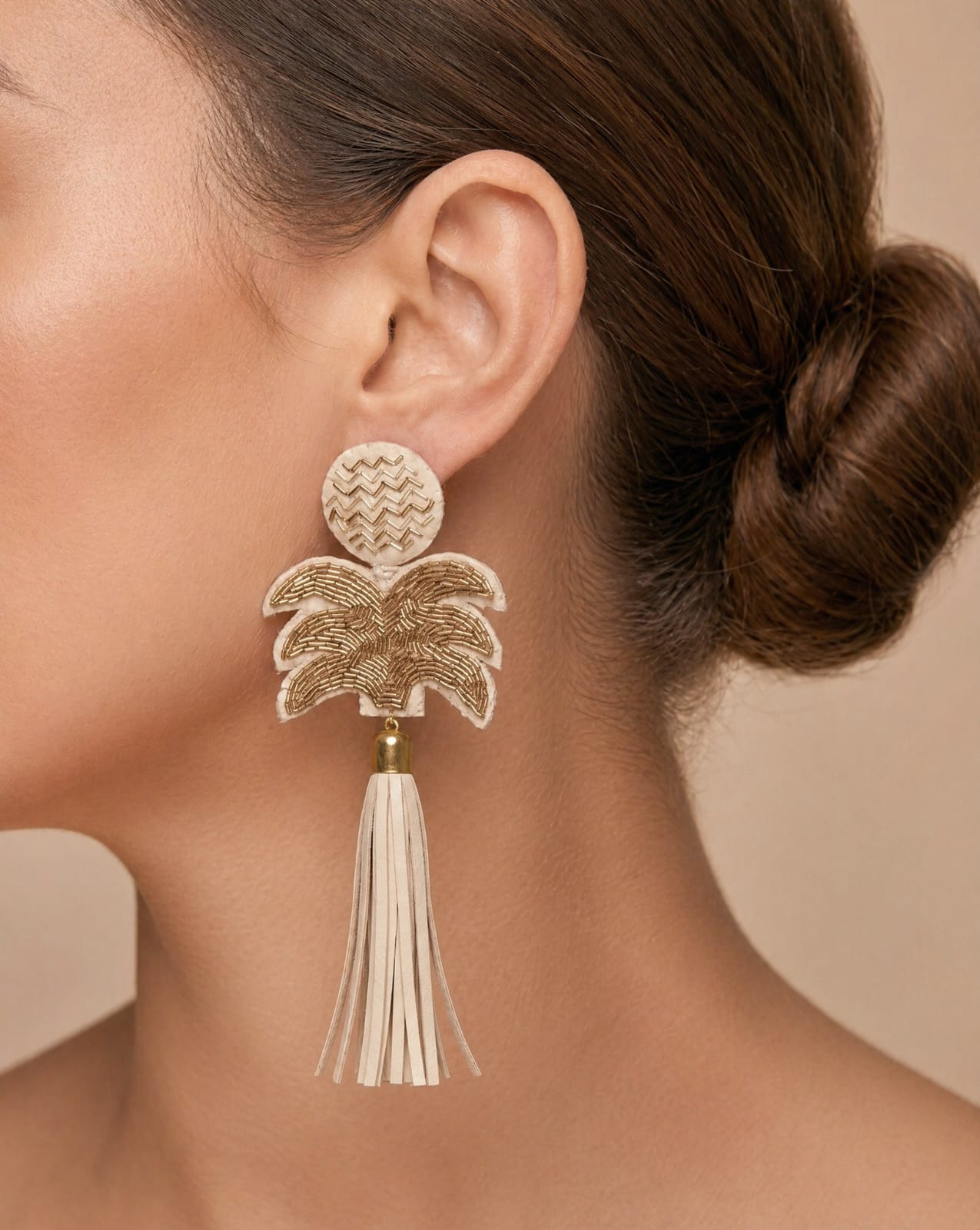 PALM ECRU EARRING - SR BY SONALI RAMAN - MIRA Y MANO