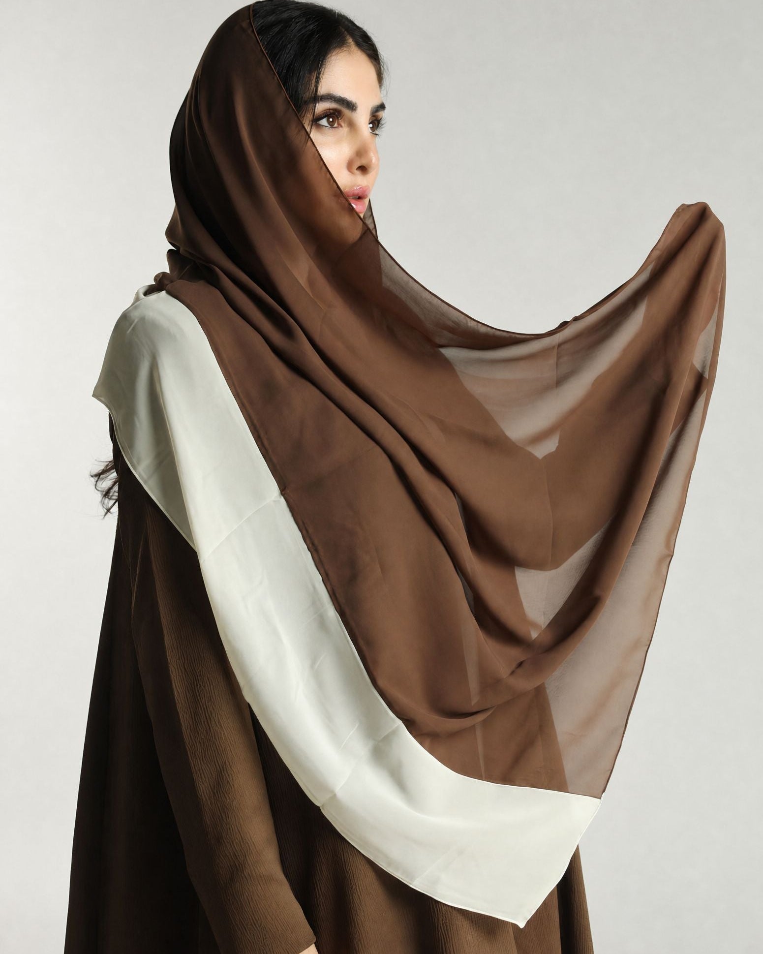 SS25STIT430 ABAYA - STITCH LABEL - MIRA Y MANO