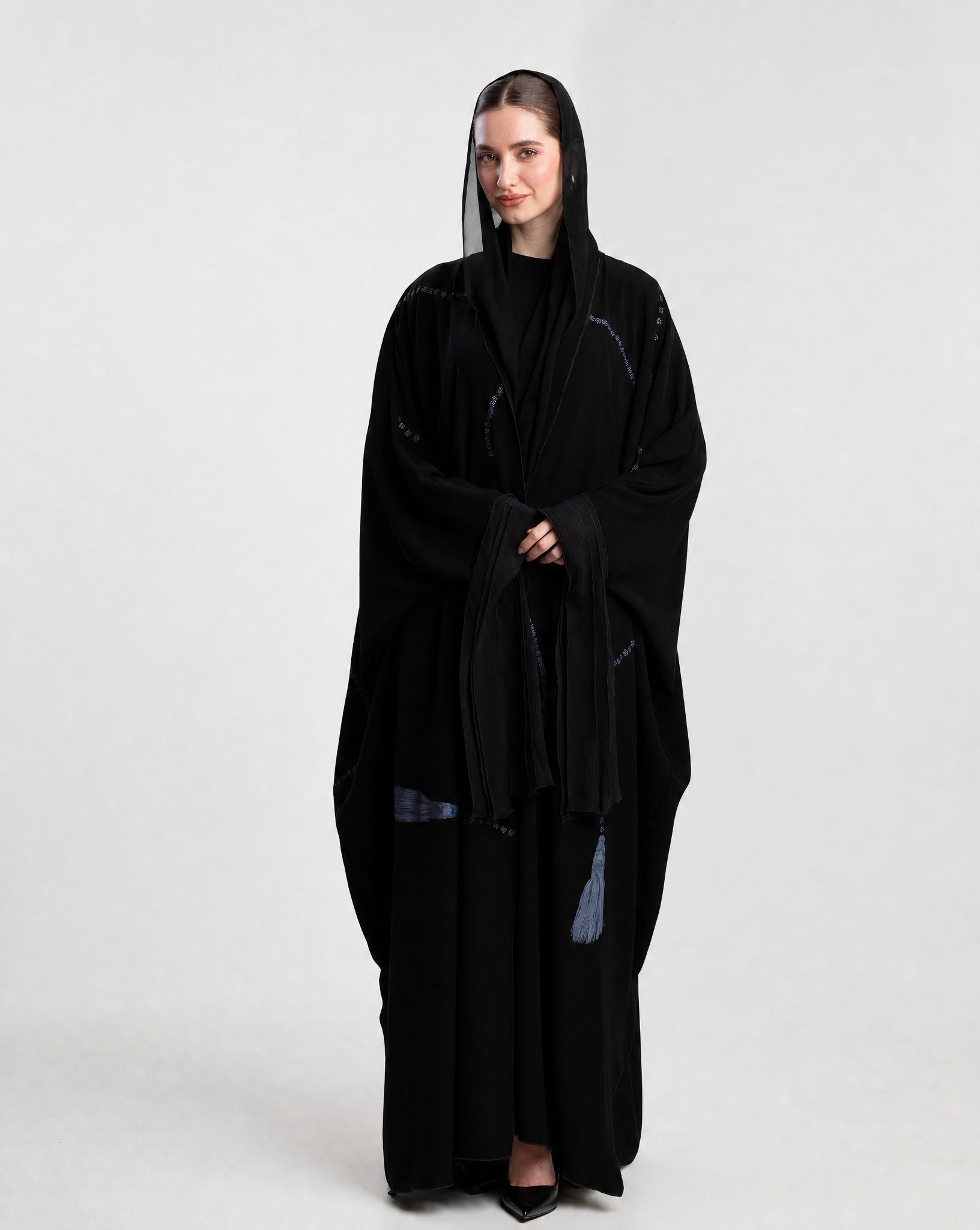 SS26STIT707 ABAYA - STITCH LABEL - MIRA Y MANO