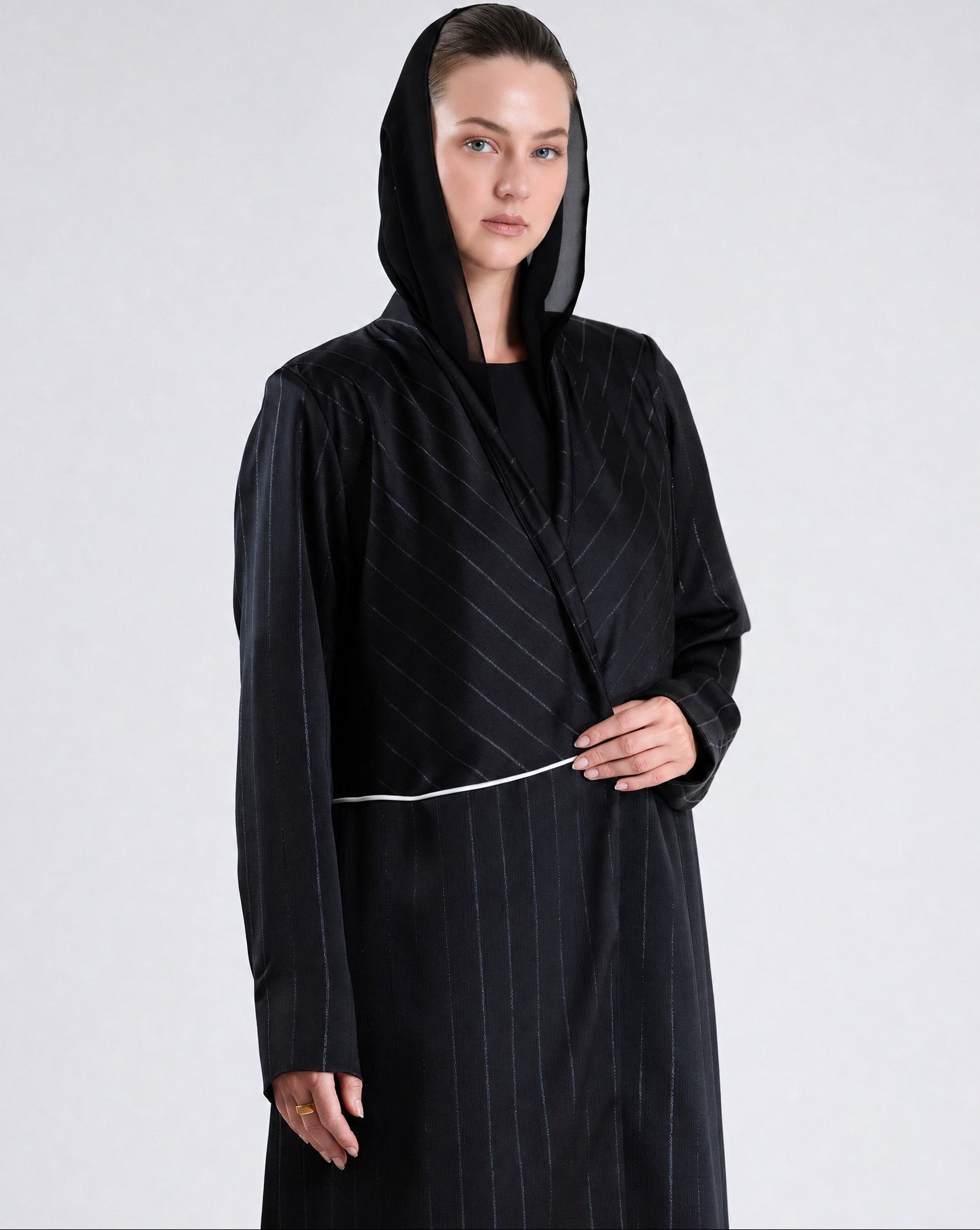SS26STIT733 ABAYA - STITCH LABEL - MIRA Y MANO