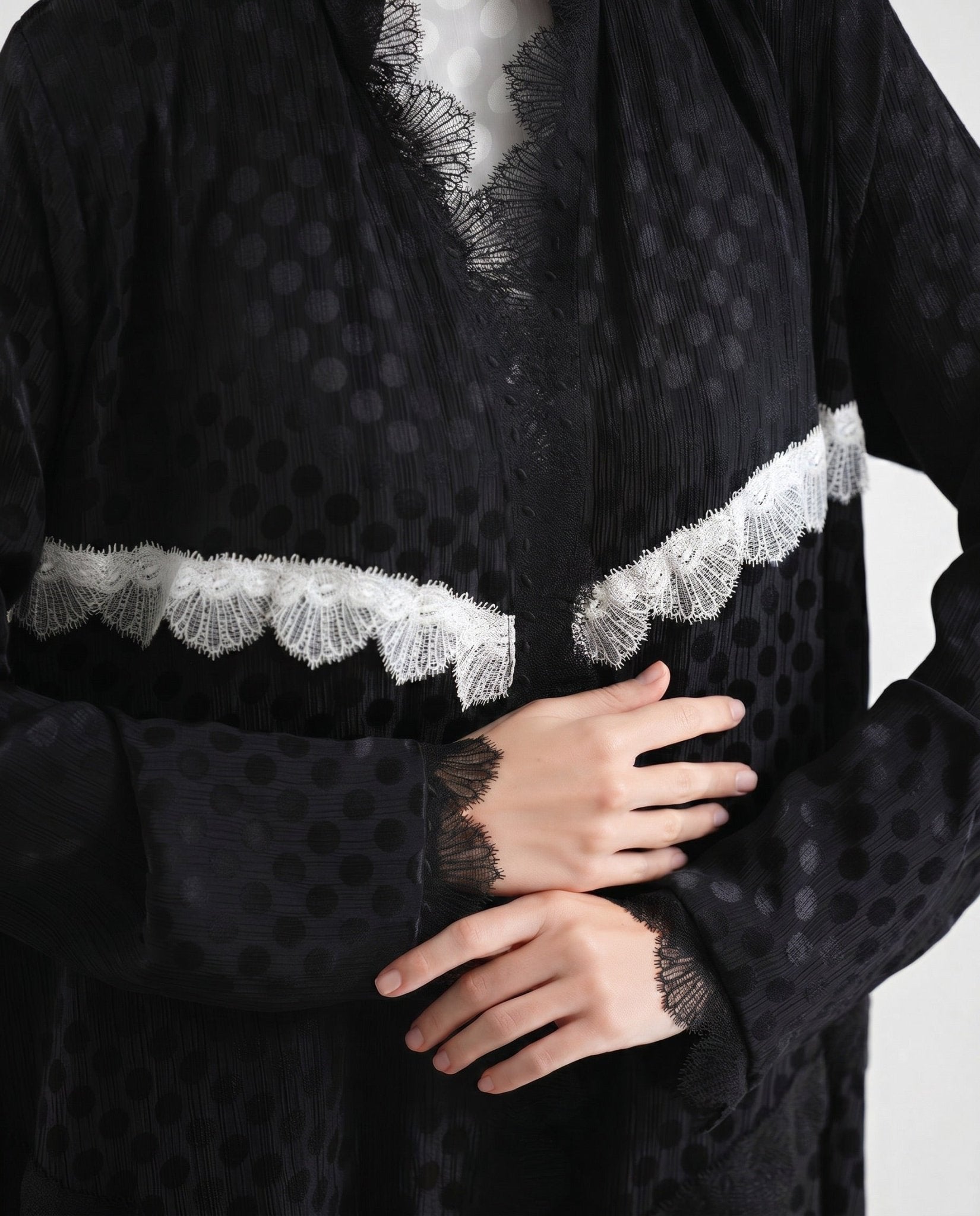 SS26STIT746 ABAYA SET - STITCH LABEL - MIRA Y MANO