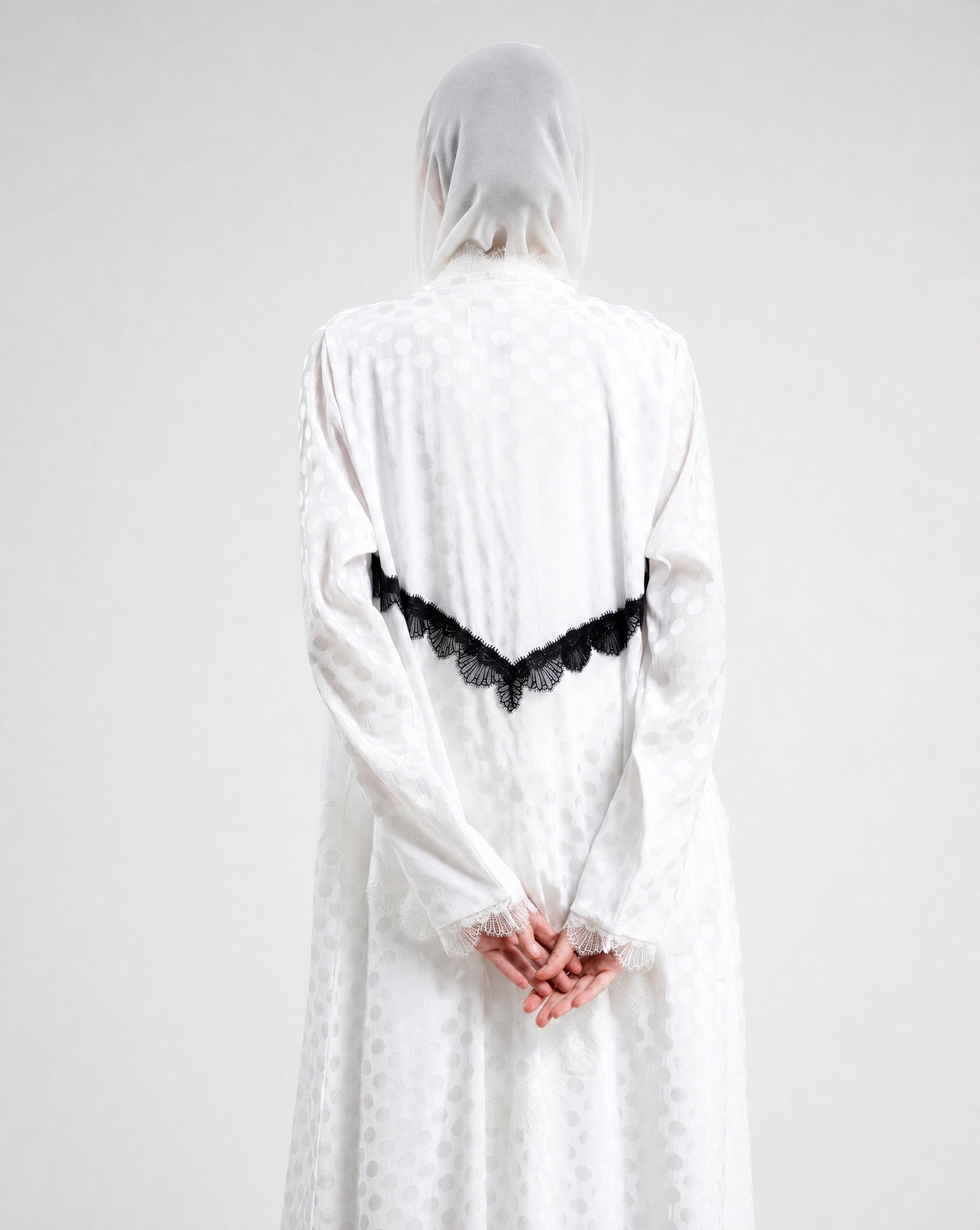 SS26STIT747 ABAYA SET - STITCH LABEL - MIRA Y MANO
