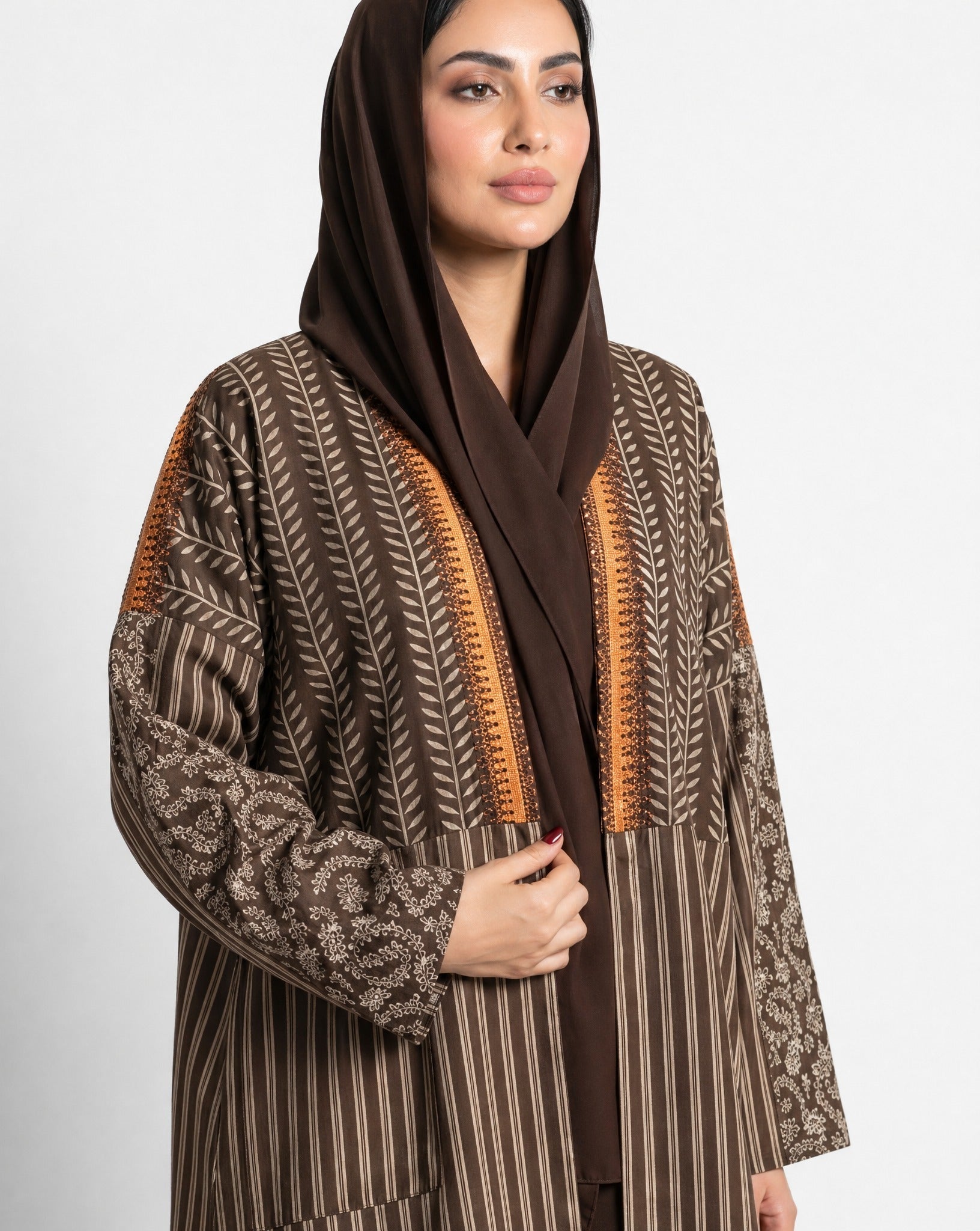FG 412 - SIE ABAYA - STYLE HAUTE COUTURE - MIRA Y MANO