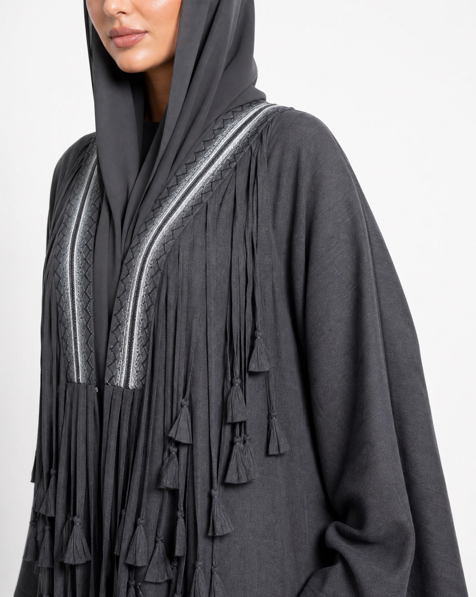 FG 972 ABAYA - STYLE HAUTE COUTURE - MIRA Y MANO