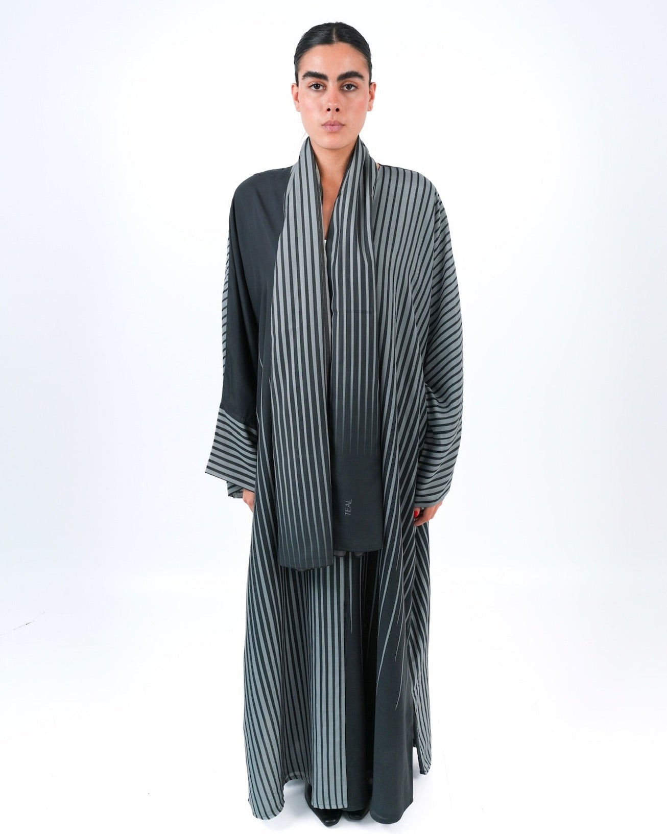 FLOW-G ABAYA - TEAL - MIRA Y MANO