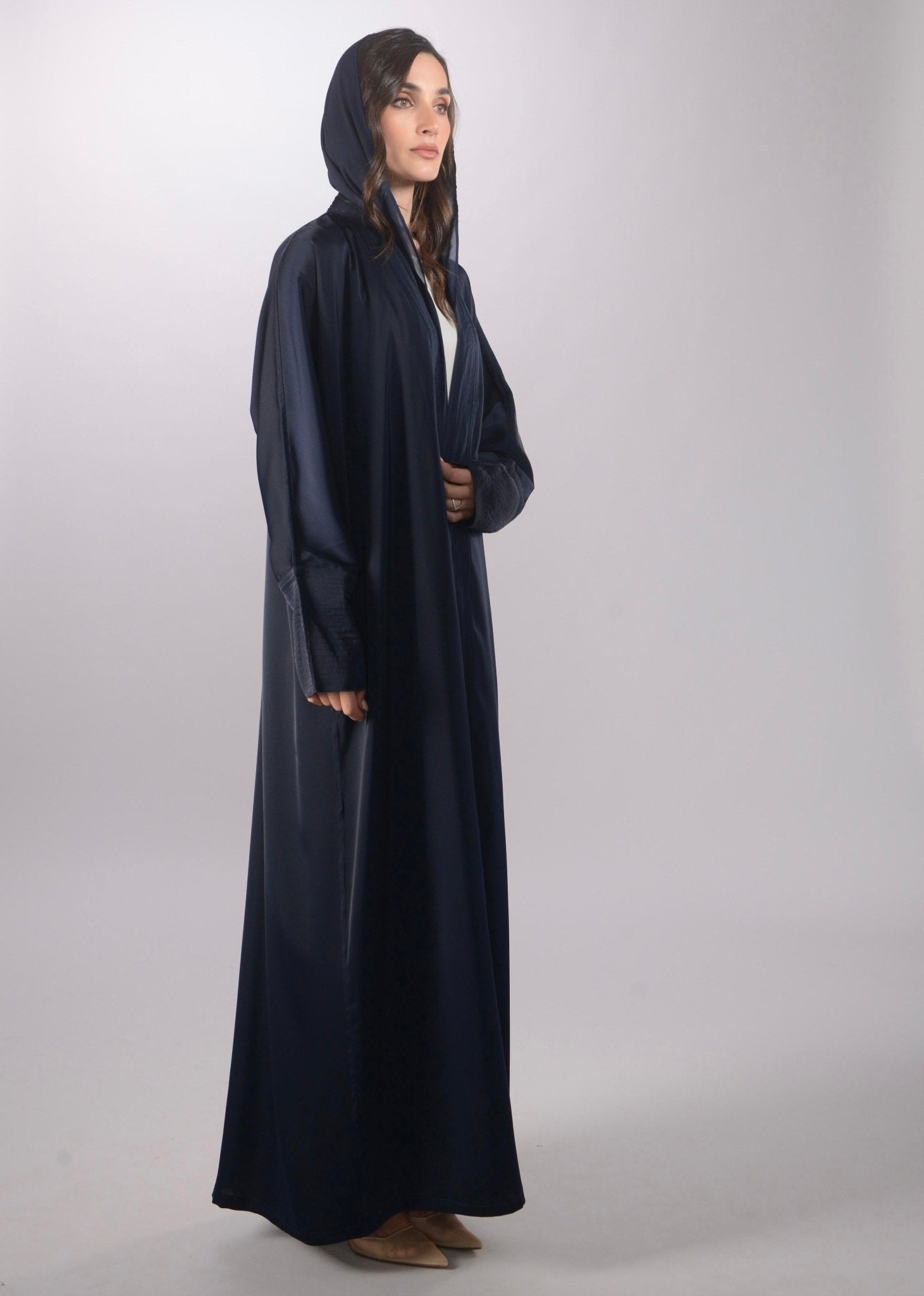 TH1431 ABAYA - THAA KSA - MIRA Y MANO