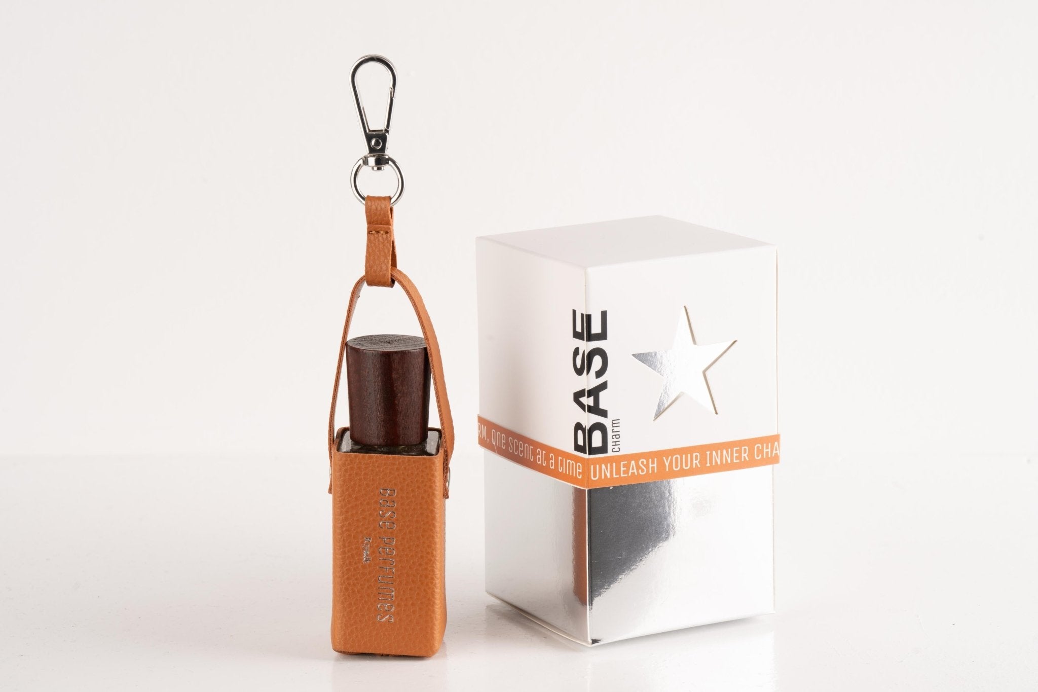 BASE CHARM - OR PERFUME - THE BASE PERFUMES - MIRA Y MANO