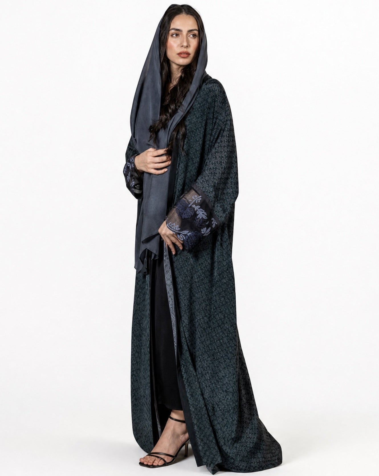 BT6529-Q ABAYA - THE DRESSING ROOM - MIRA Y MANO