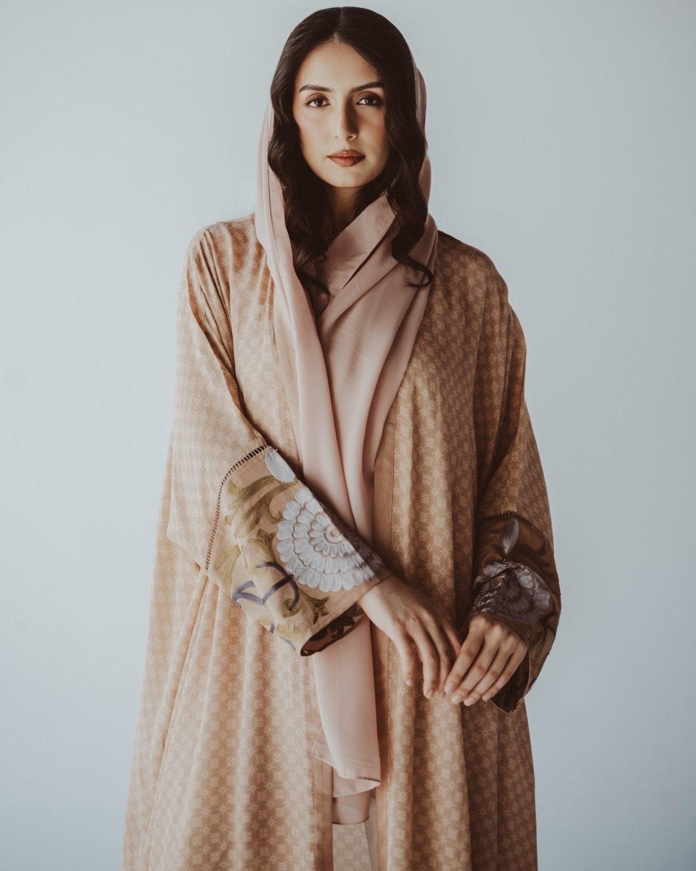 BT6562 - C ABAYA - THE DRESSING ROOM - MIRA Y MANO