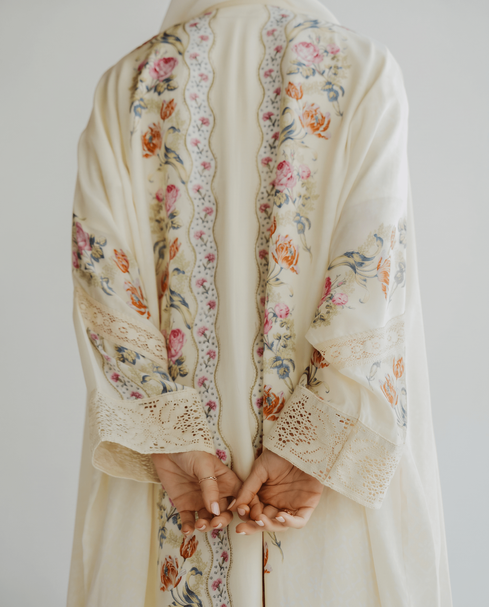BT6563-Y - Light Yellow Crepe Abaya Set - THE DRESSING ROOM - MIRA Y MANO