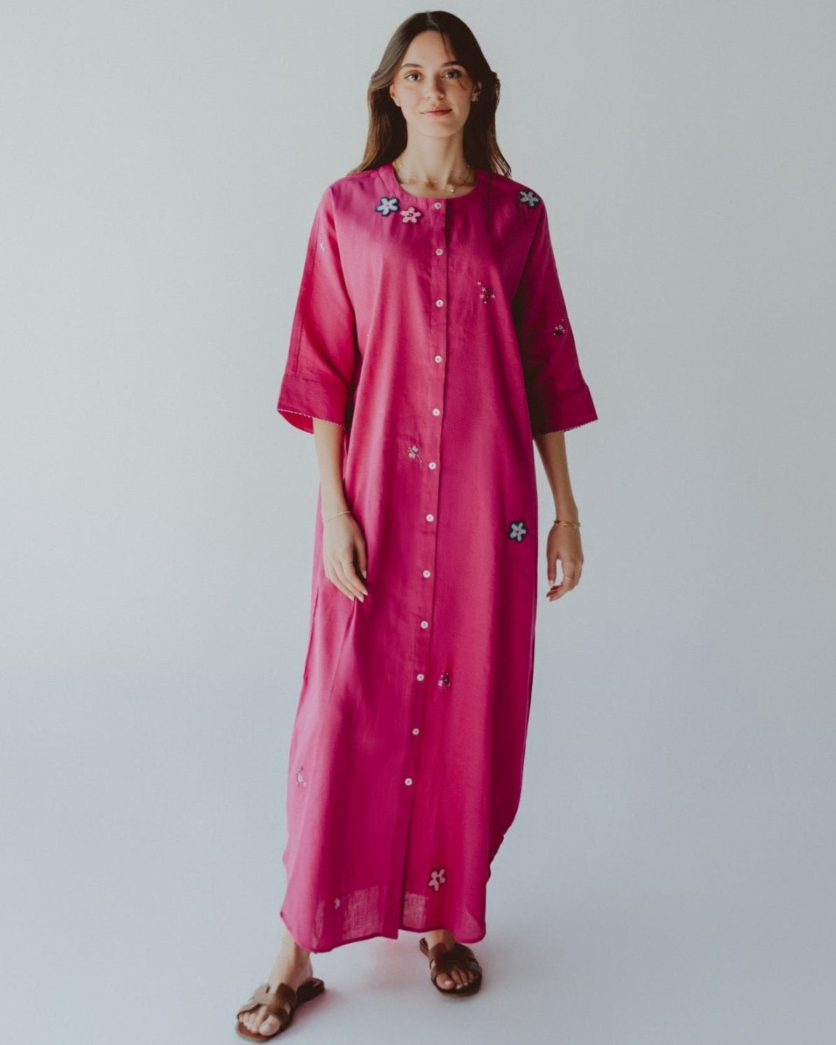 BT6578 - F JALABIAH - THE DRESSING ROOM - MIRA Y MANO
