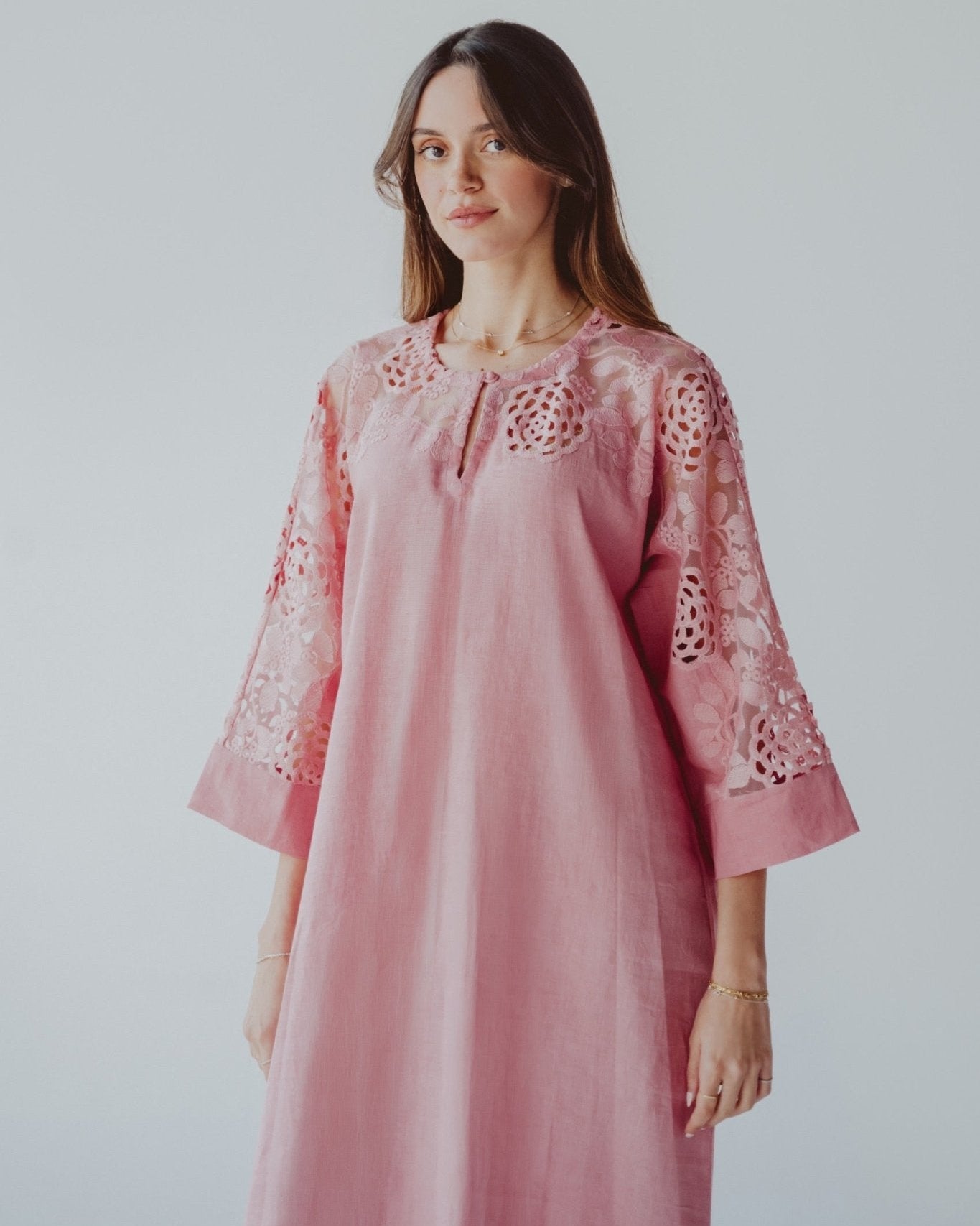 BT6586 - PI JALABIAH - THE DRESSING ROOM - MIRA Y MANO