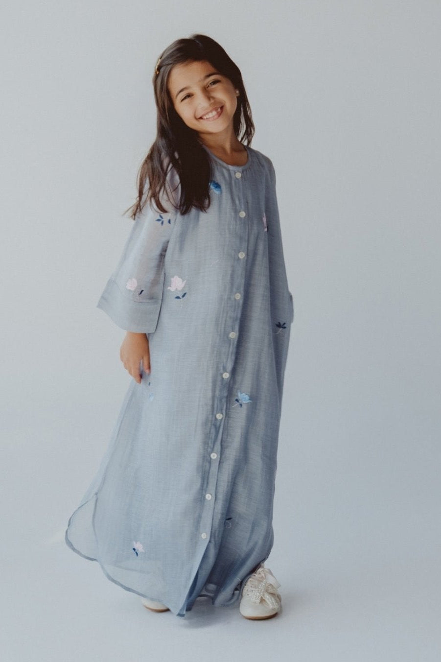 BT6591 - C JALABIAH - THE DRESSING ROOM - MIRA Y MANO