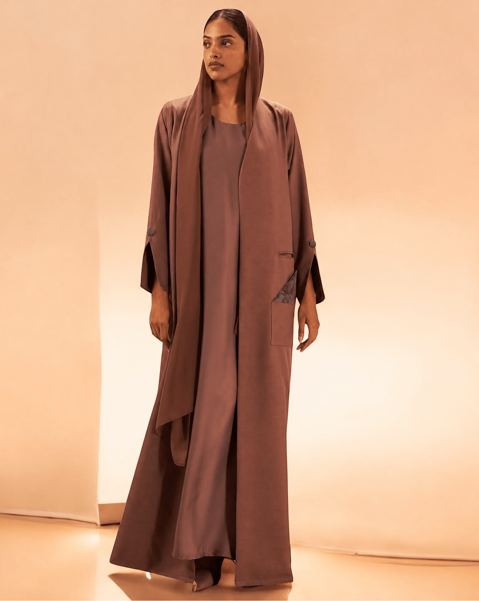 AW24 - 25LOOKA08 ABAYA AA24 - THE ORPHIC - MIRA Y MANO