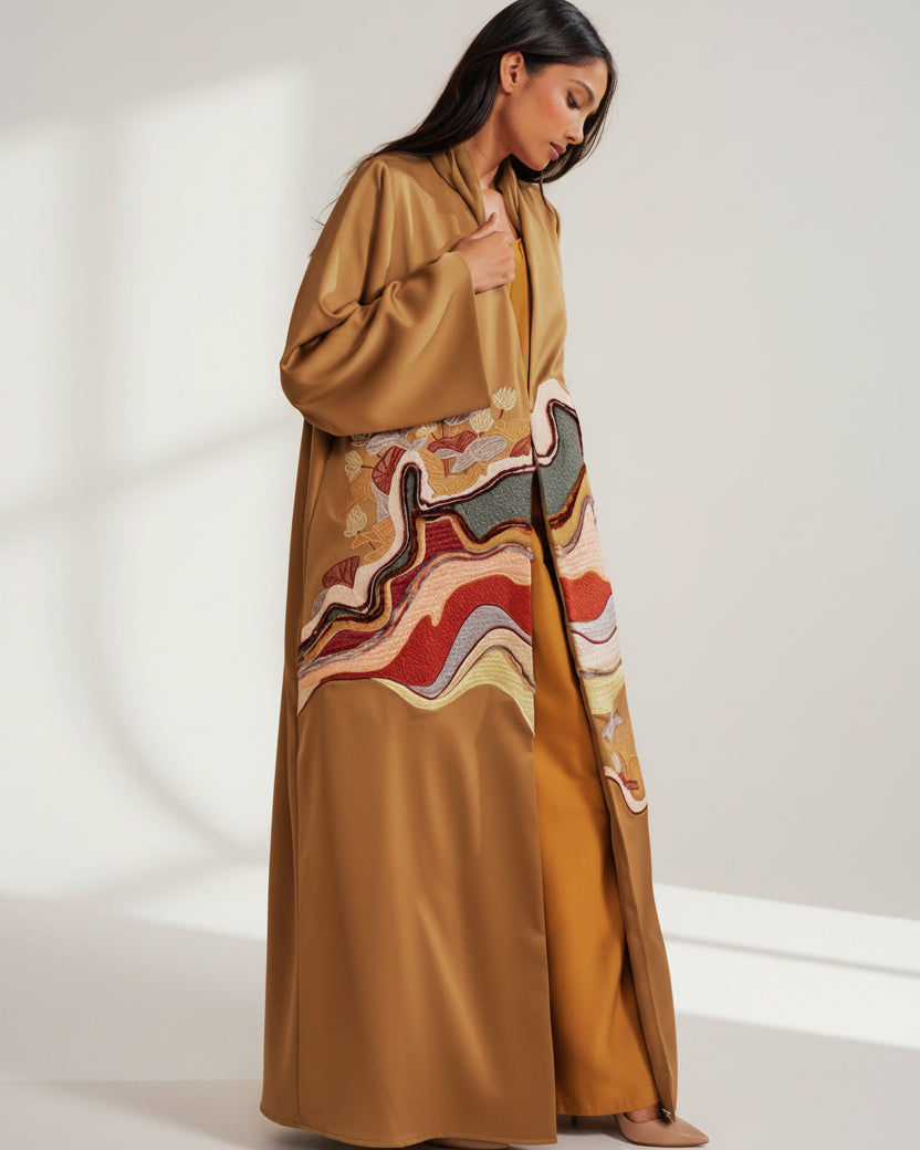 RAMADAN26LOOK03 ABAYA - THE ORPHIC - MIRA Y MANO