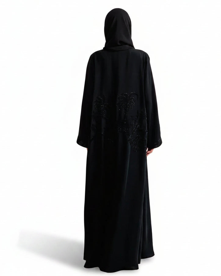 RAMADAN26LOOK06 ABAYA - THE ORPHIC - MIRA Y MANO