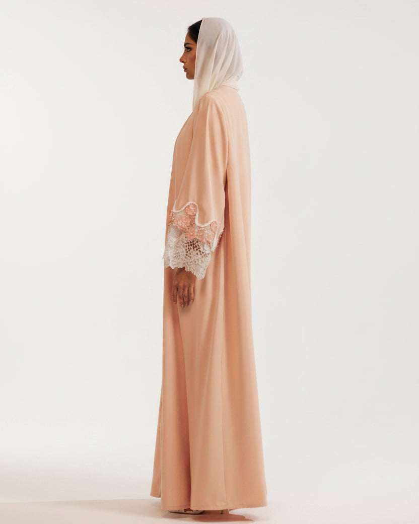 RAMADAN26LOOK15 ABAYA - THE ORPHIC - MIRA Y MANO