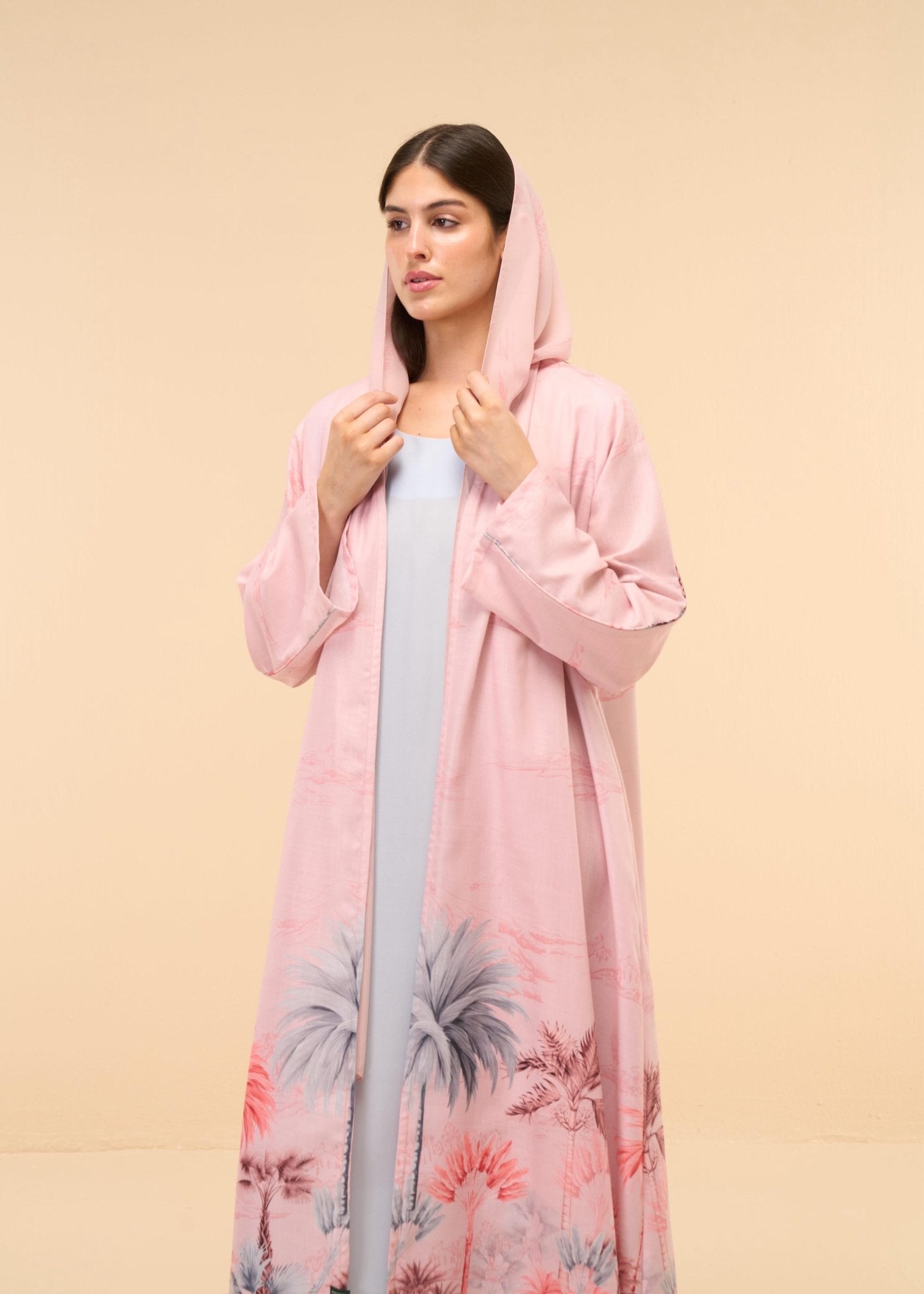 SUMMER25LOOK03 ABAYA - THE ORPHIC - MIRA Y MANO