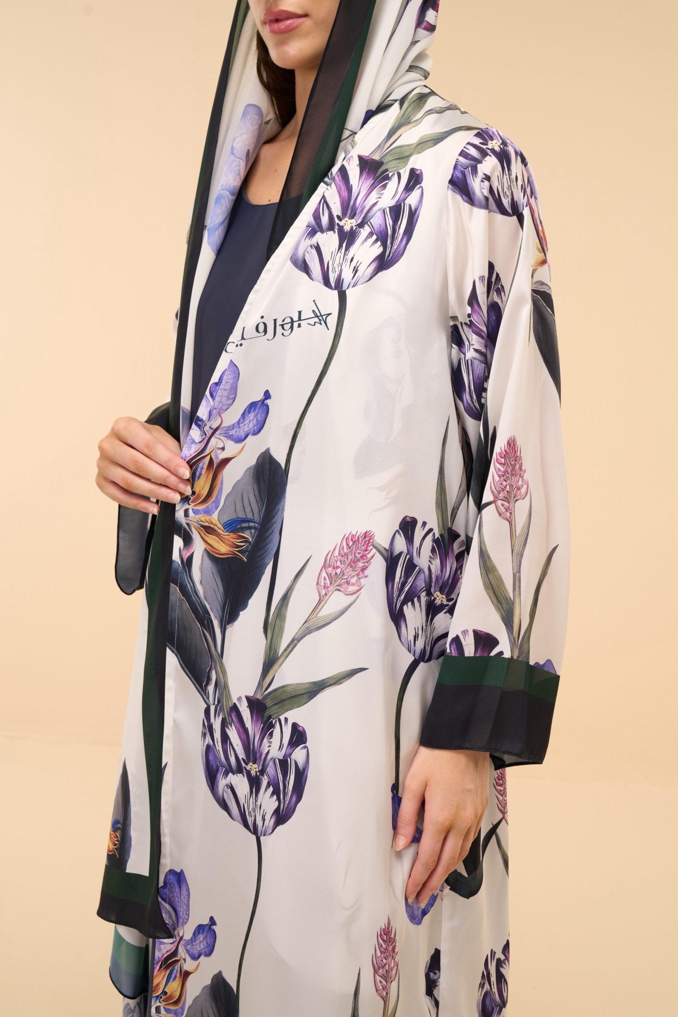 SUMMER25LOOK12 ABAYA - THE ORPHIC - MIRA Y MANO