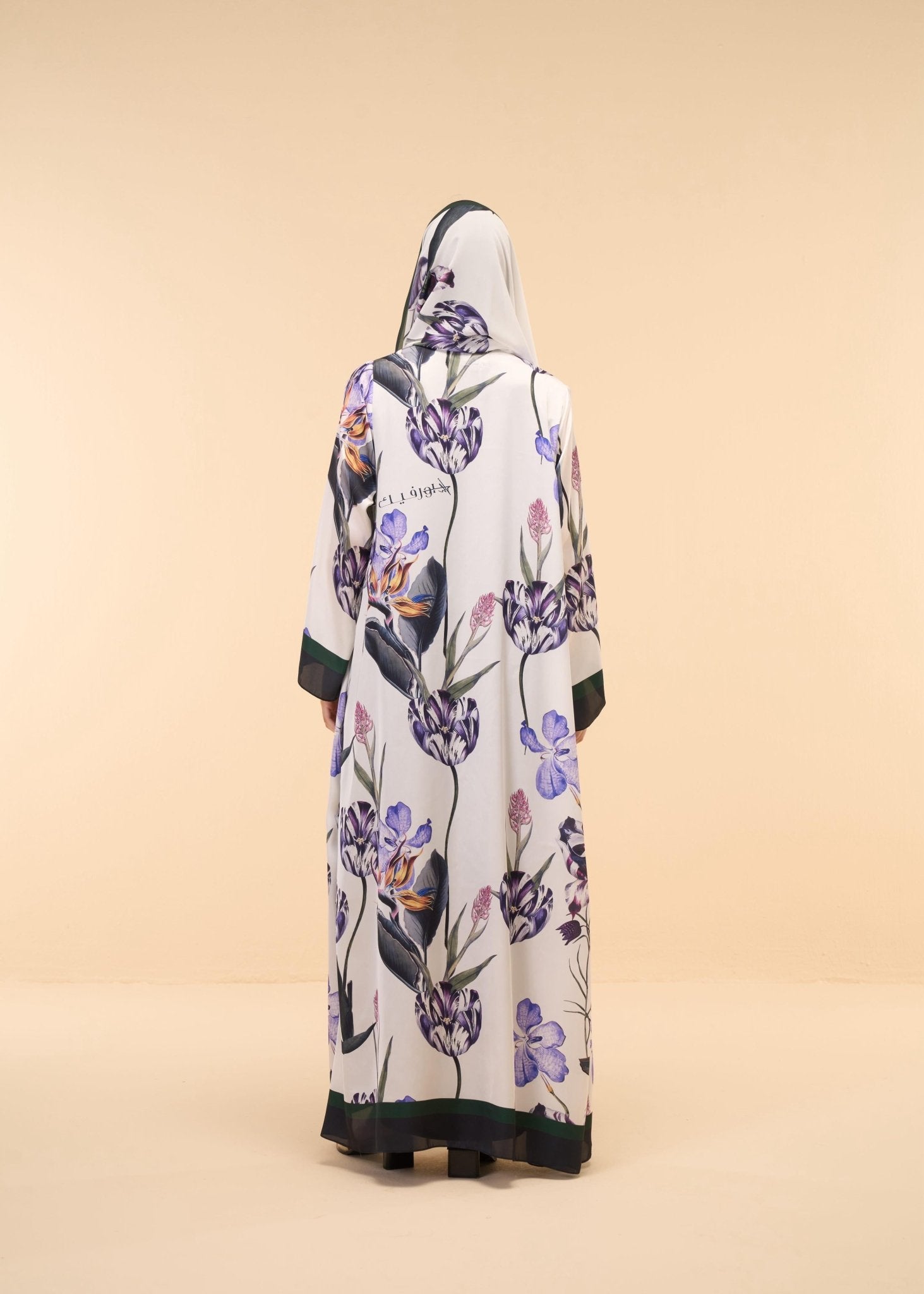 SUMMER25LOOK12 ABAYA - THE ORPHIC - MIRA Y MANO