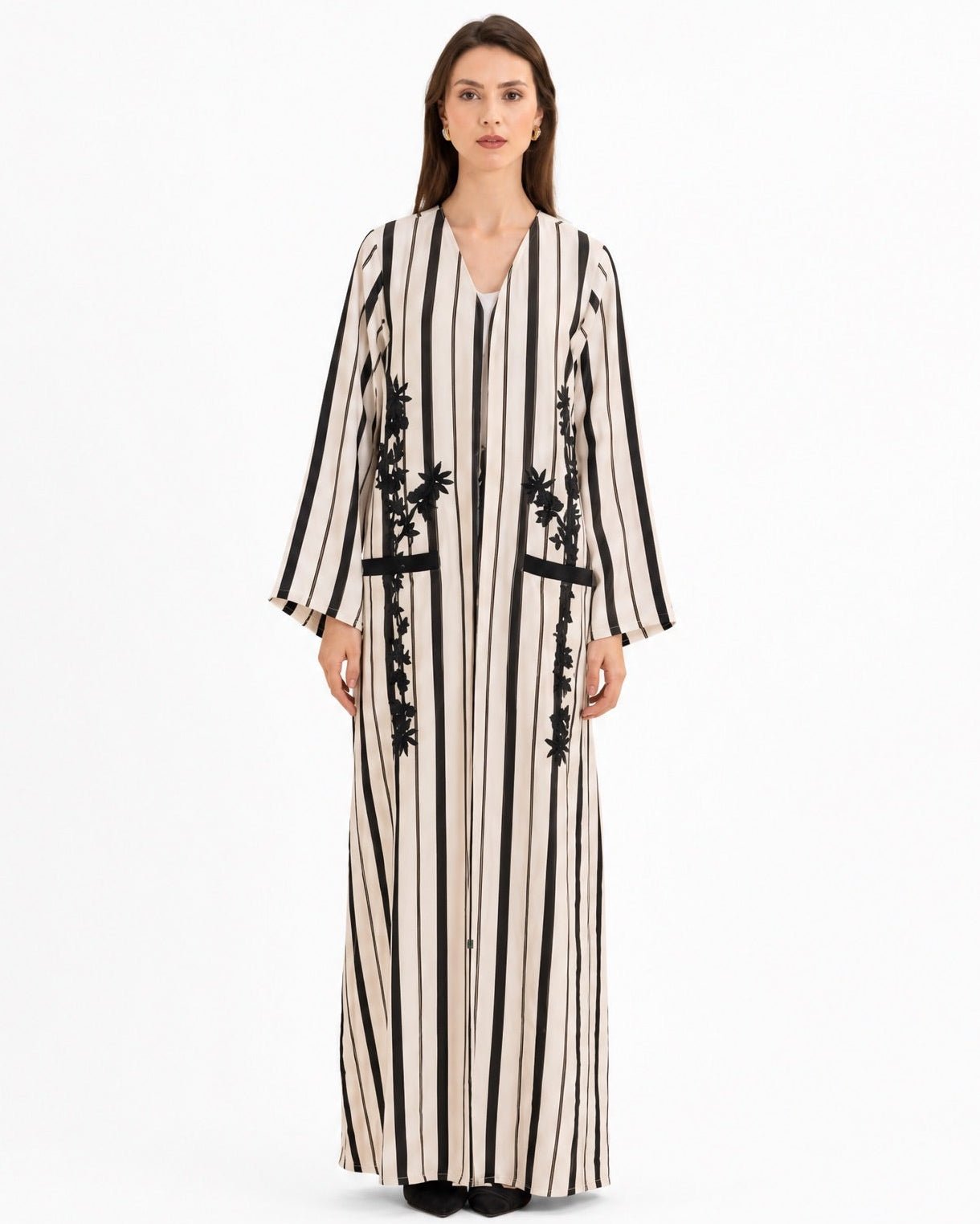 SUMMER26LOOK04 - Ivory Linen Abaya - THE ORPHIC - MIRA Y MANO