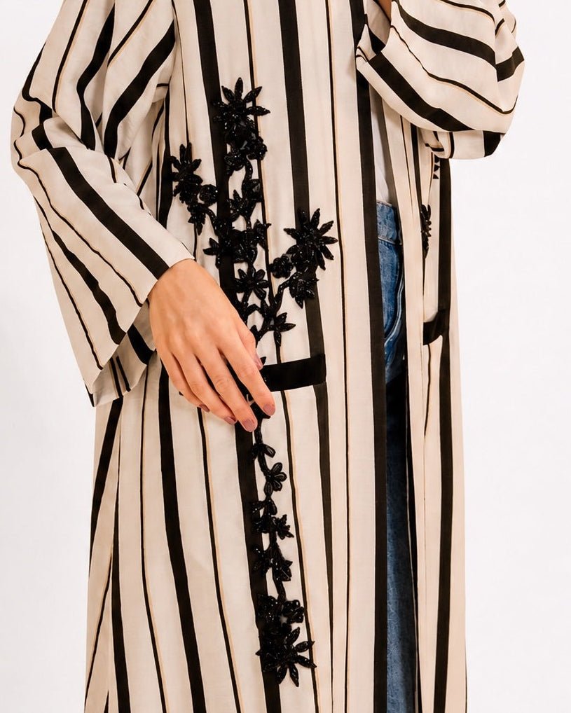SUMMER26LOOK04 - Ivory Linen Abaya - THE ORPHIC - MIRA Y MANO