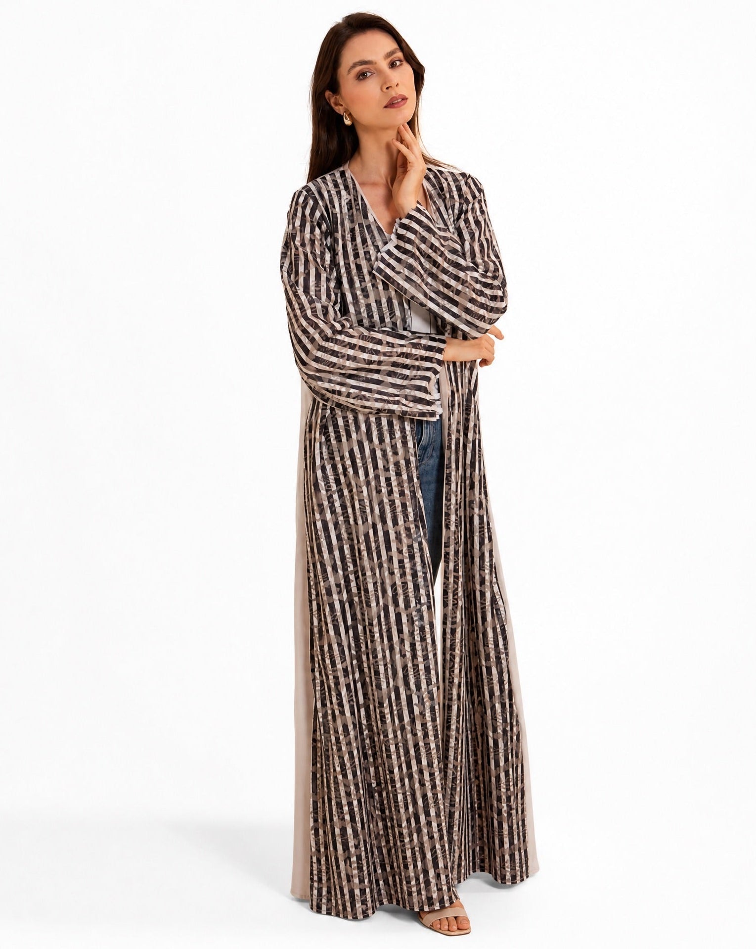 SUMMER26LOOK07 - Beige Crepe Abaya - THE ORPHIC - MIRA Y MANO