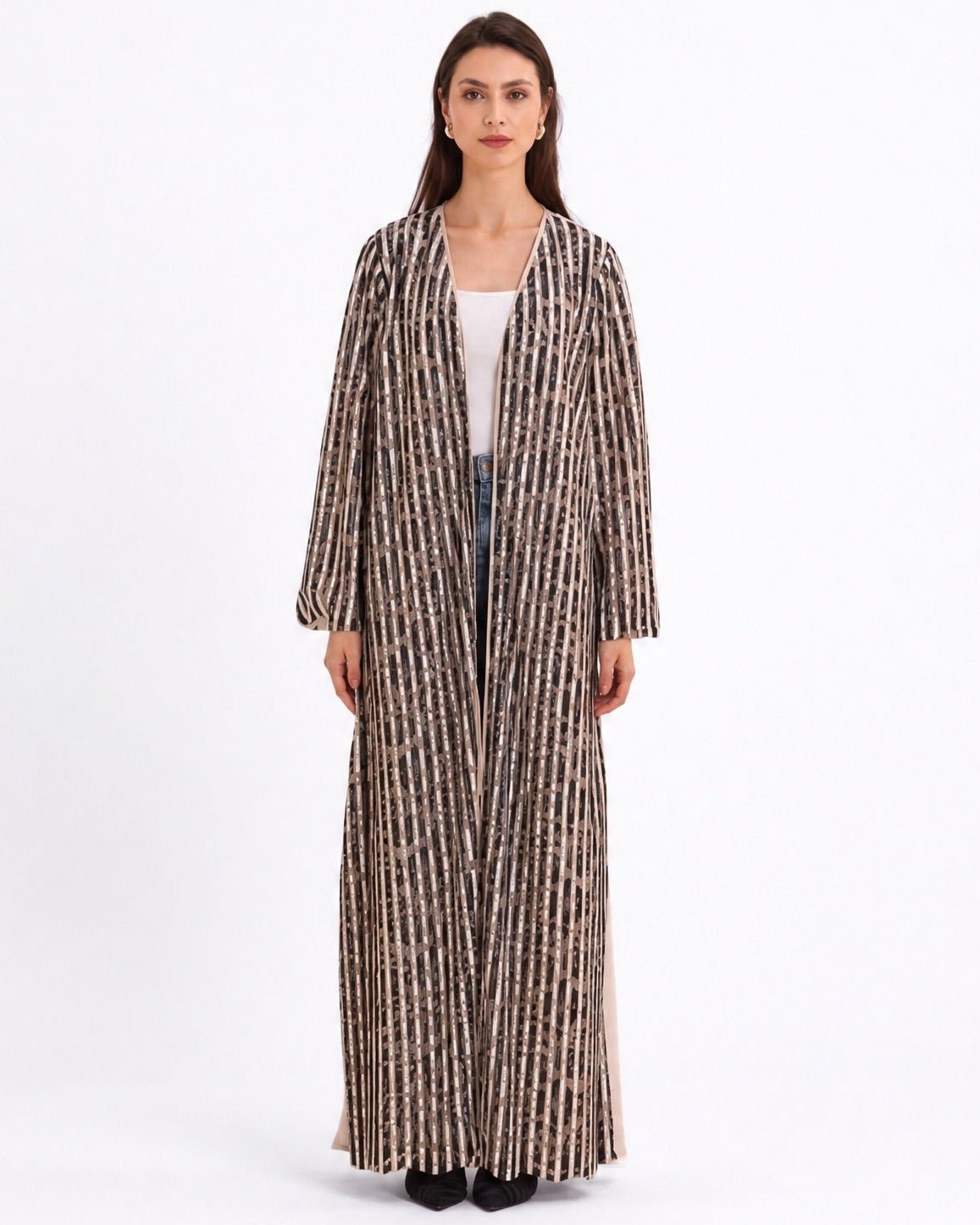 SUMMER26LOOK07 - Beige Crepe Abaya - THE ORPHIC - MIRA Y MANO