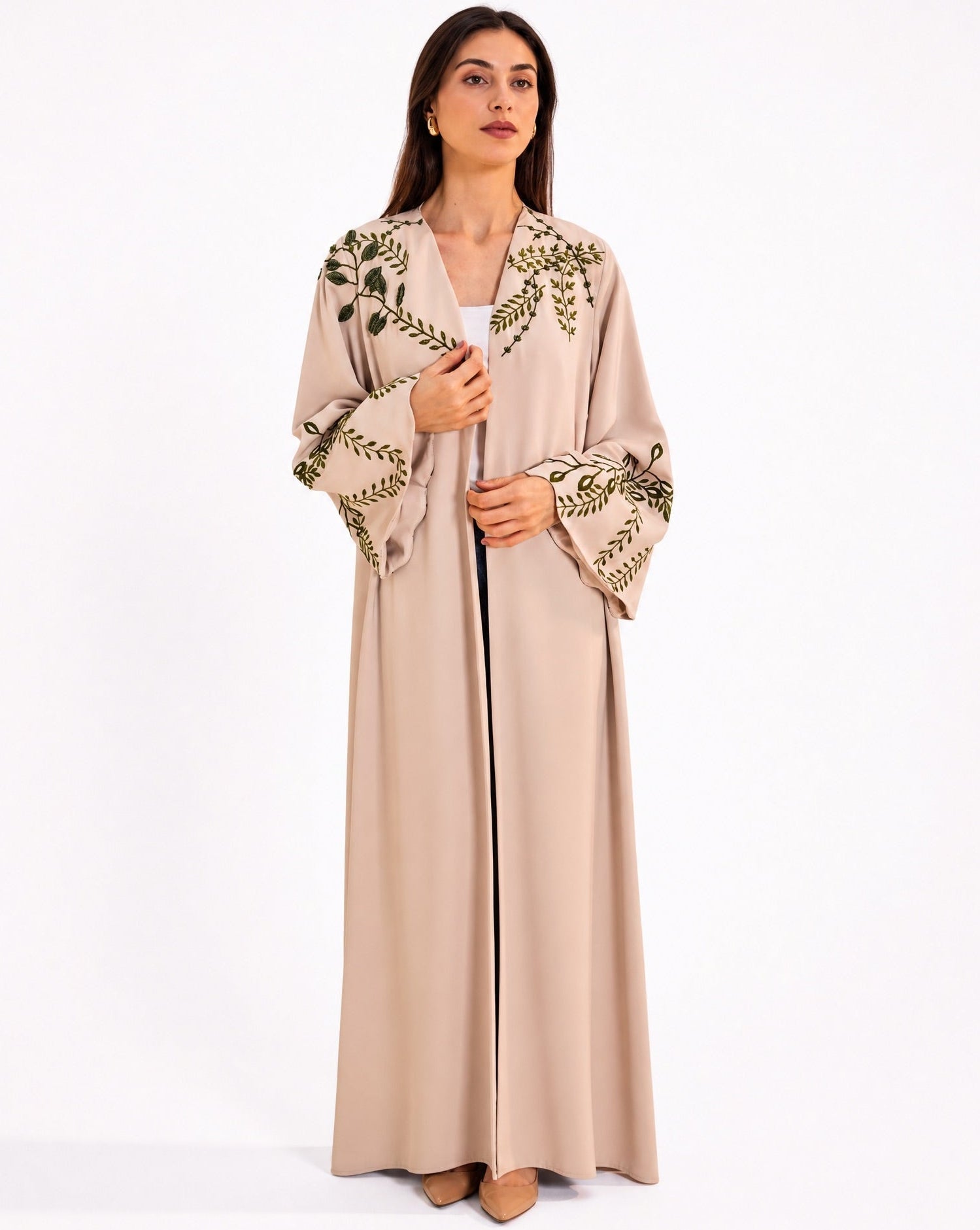SUMMER26LOOK10 - Beige Crepe Abaya - THE ORPHIC - MIRA Y MANO