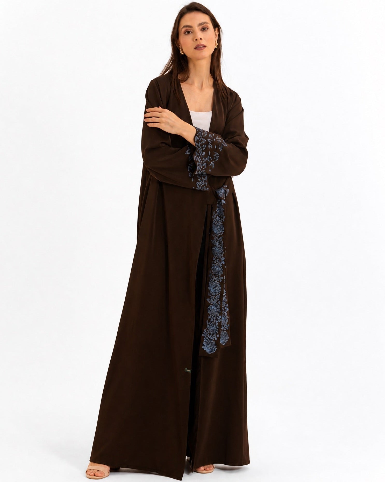 SUMMER26LOOK14 - Brown Crepe Abaya - THE ORPHIC - MIRA Y MANO