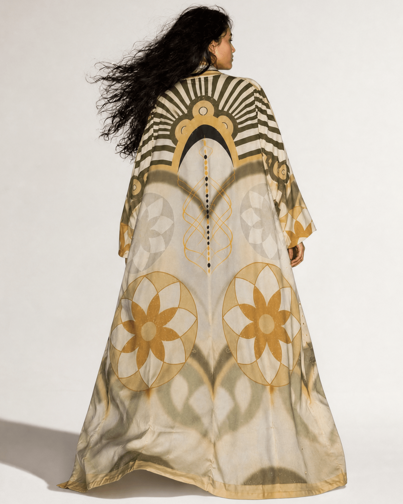 A STORY IN SIENNA ABAYA - THE UNTITLED PROJECT - MIRA Y MANO