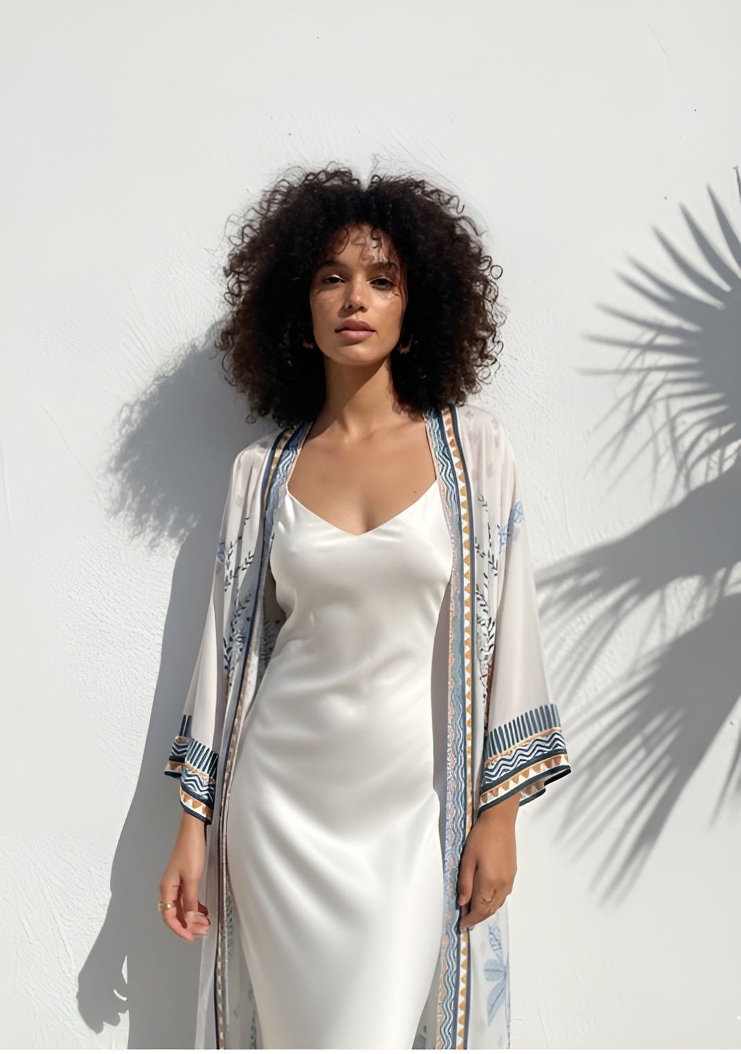 LAST SEEN IN CAPRI ABAYA - THE UNTITLED PROJECT - MIRA Y MANO