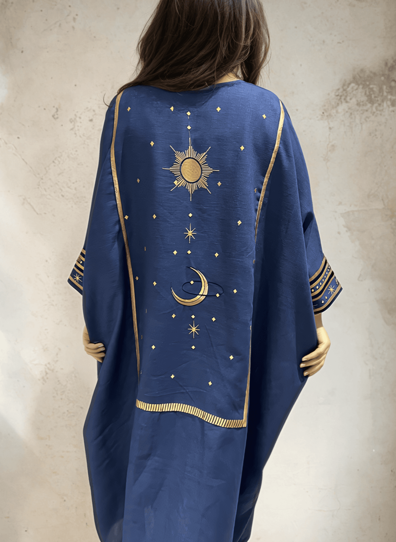 MILKY WAY - SB ABAYA - THE UNTITLED PROJECT - MIRA Y MANO