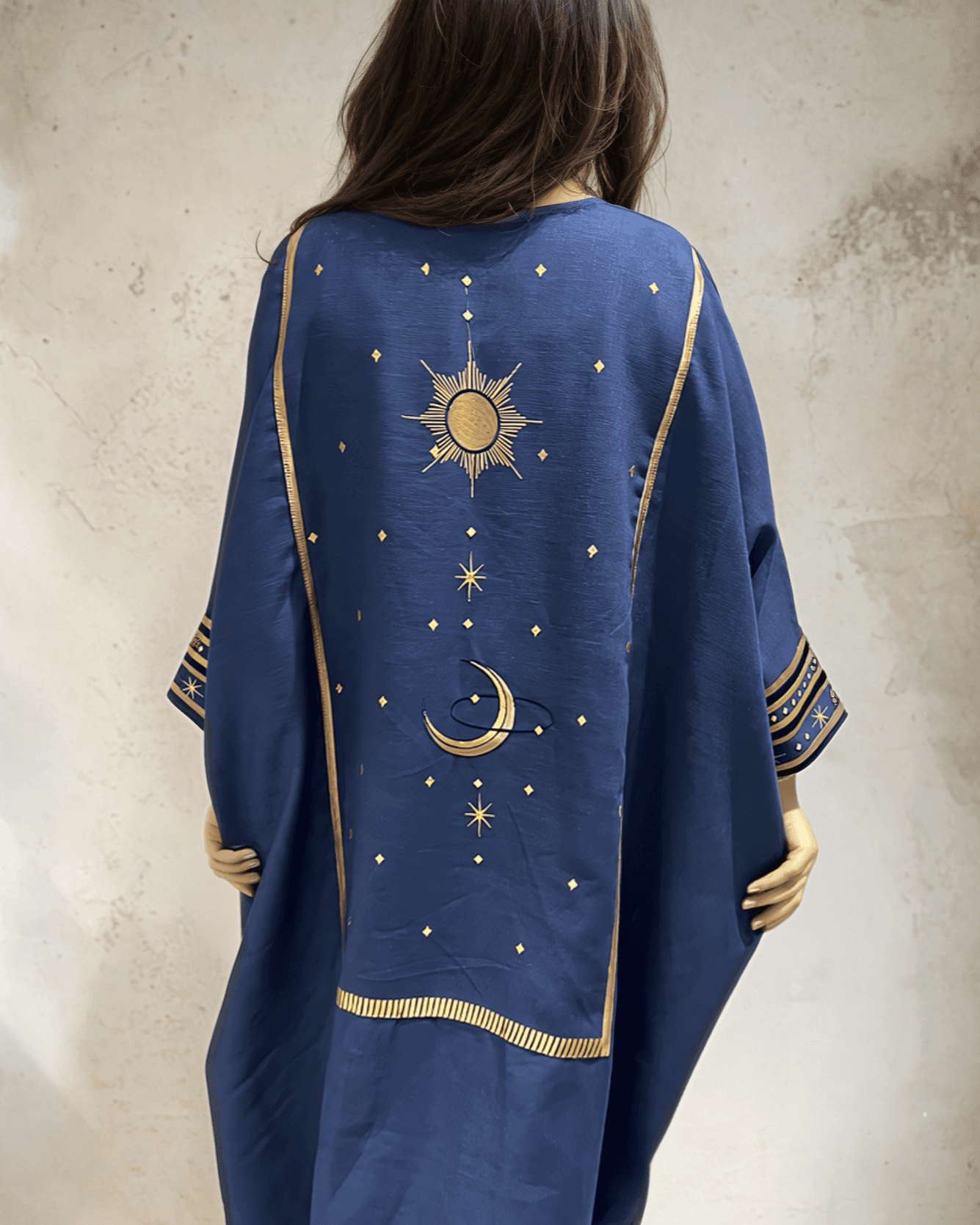 MILKY WAY - SB ABAYA - THE UNTITLED PROJECT - MIRA Y MANO