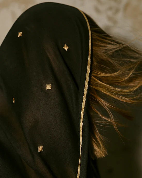 THE GYPSY SCARF - THE UNTITLED PROJECT - MIRA Y MANO