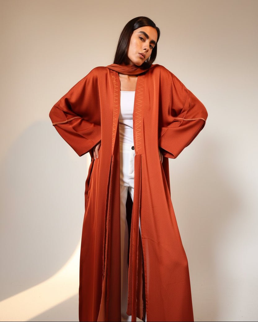 FRINGE ABAYA - THHABAH - MIRA Y MANO
