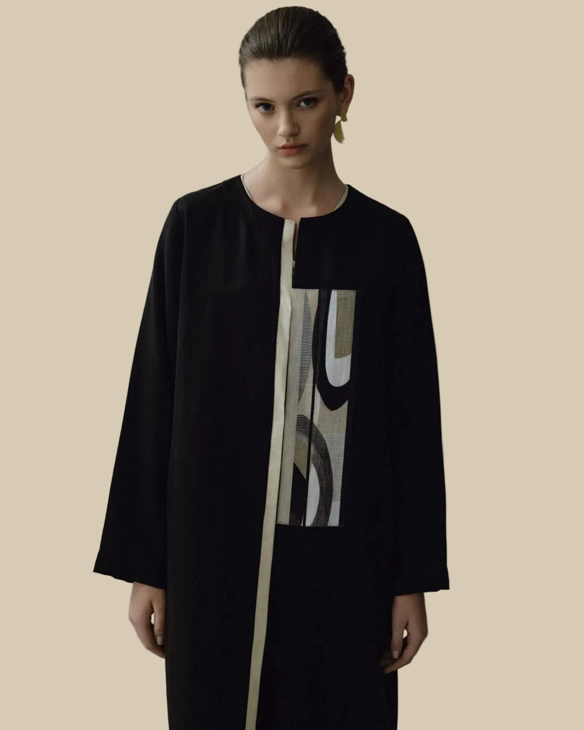 CODE-0330-Black Crepe Abaya - ZAH DESIGN - MIRA Y MANO