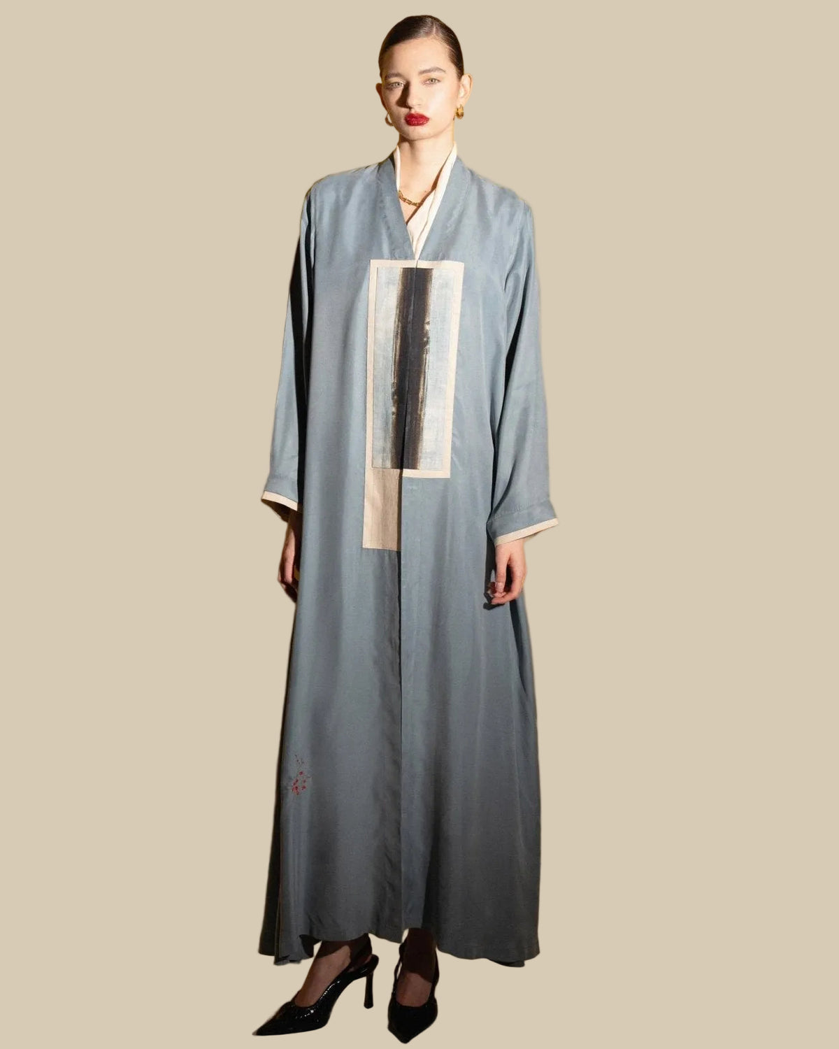 CODE - 0361 ABAYA - ZAH DESIGN - MIRA Y MANO