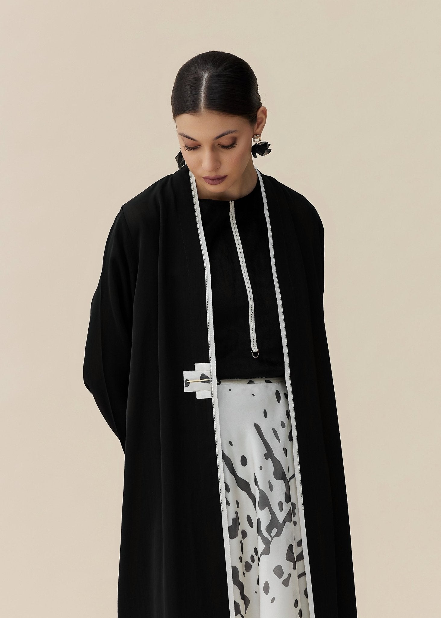 CODE - 0401 ABAYA - ZAH DESIGN - MIRA Y MANO