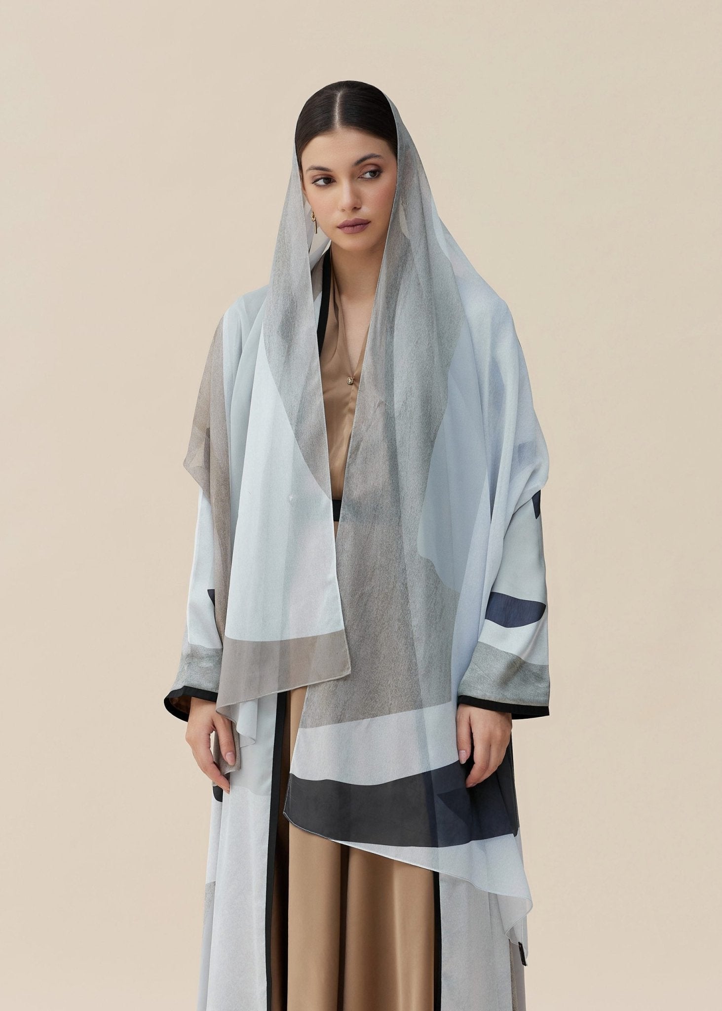 CODE - 0418 ABAYA - ZAH DESIGN - MIRA Y MANO