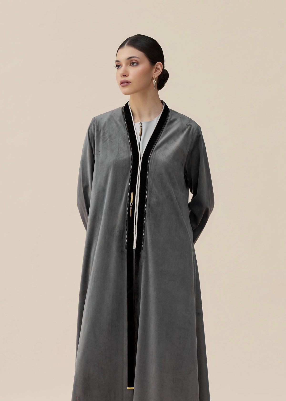 CODE - 0429 ABAYA - ZAH DESIGN - MIRA Y MANO