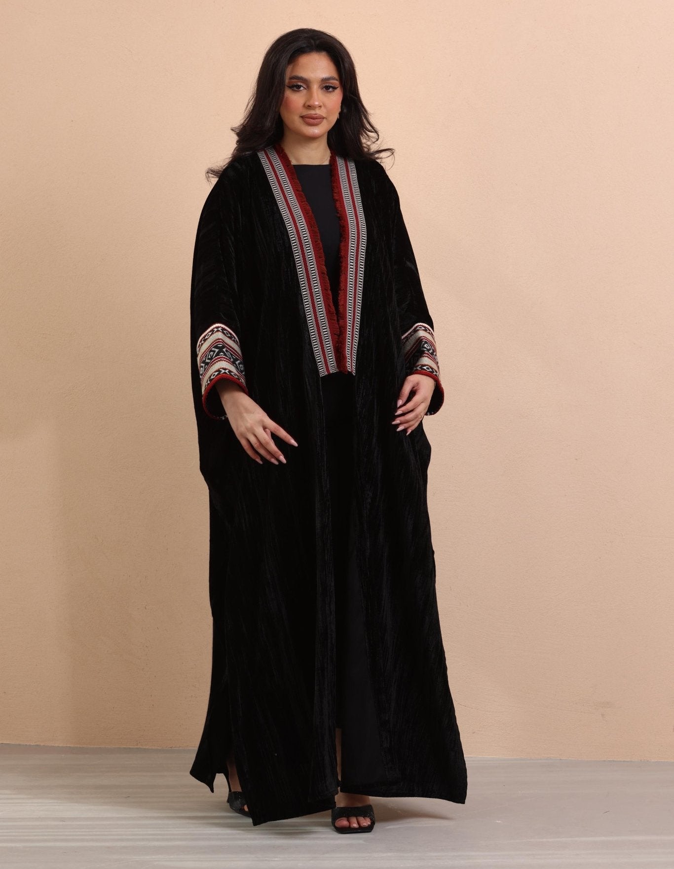 R25ZAY053 - BLA BISHT - ZAYLOONA - MIRA Y MANO