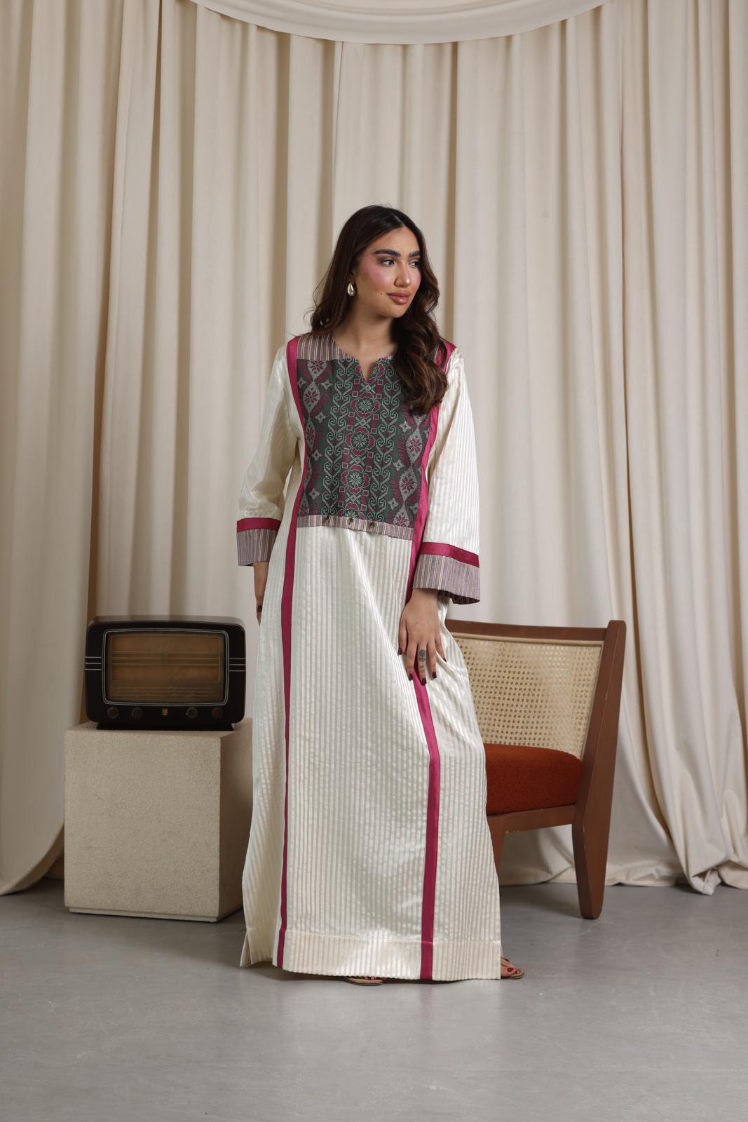 R26ZAY104 - BEI JALABIAH - ZAYLOONA - MIRA Y MANO