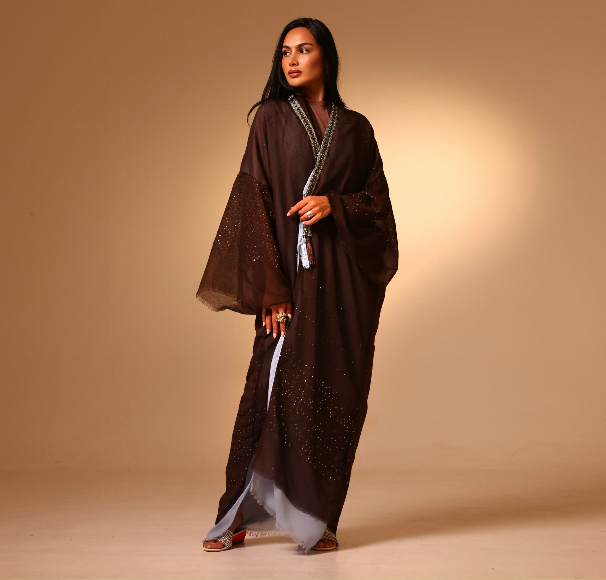 SEPIA ABAYA - ZIYA - MIRA Y MANO