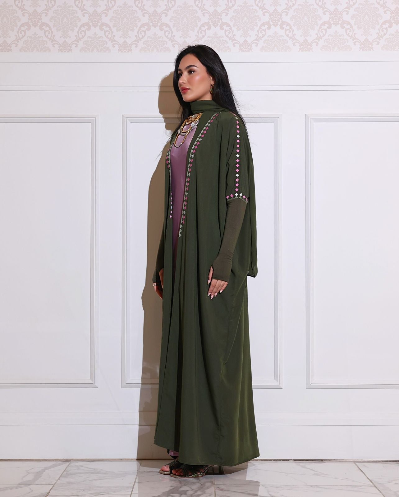 Z-TRI-KHK ABAYA - ZIYA - MIRA Y MANO