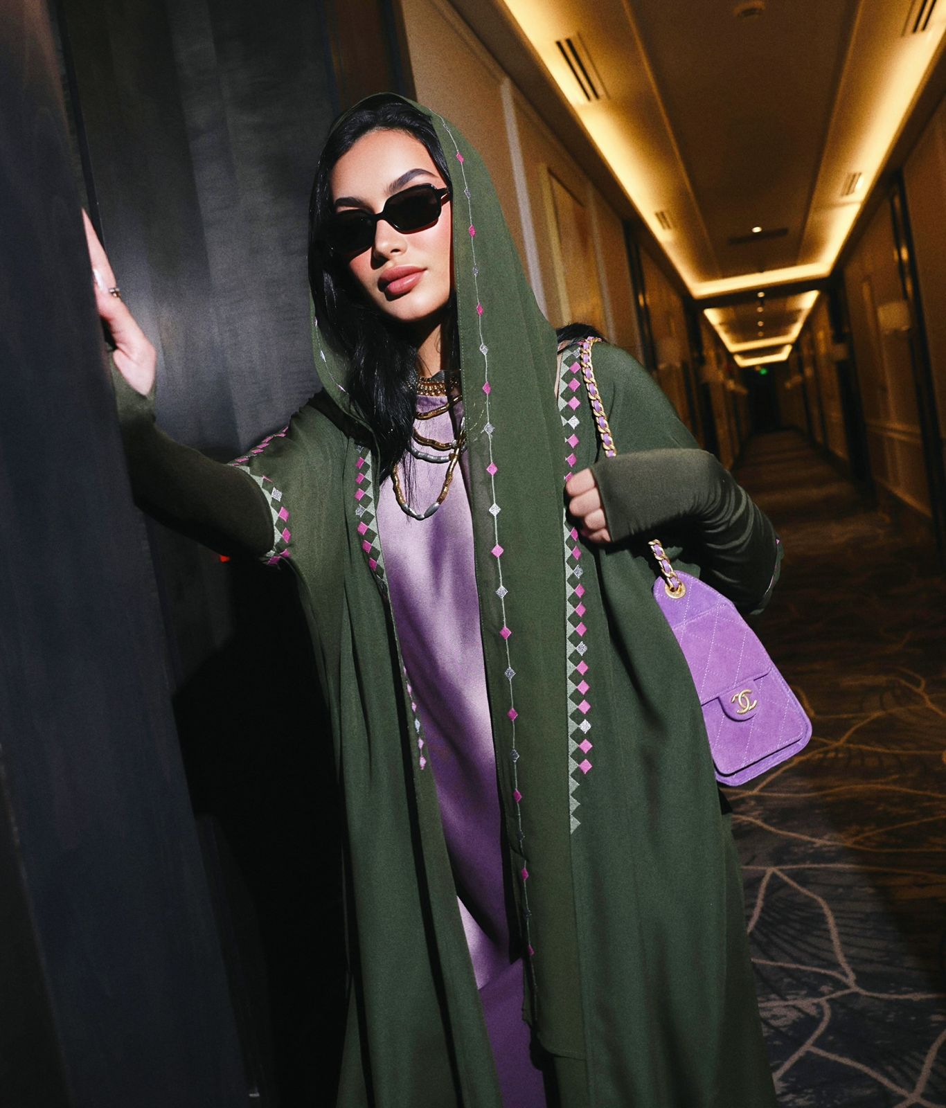 Z-TRI-KHK ABAYA - ZIYA - MIRA Y MANO